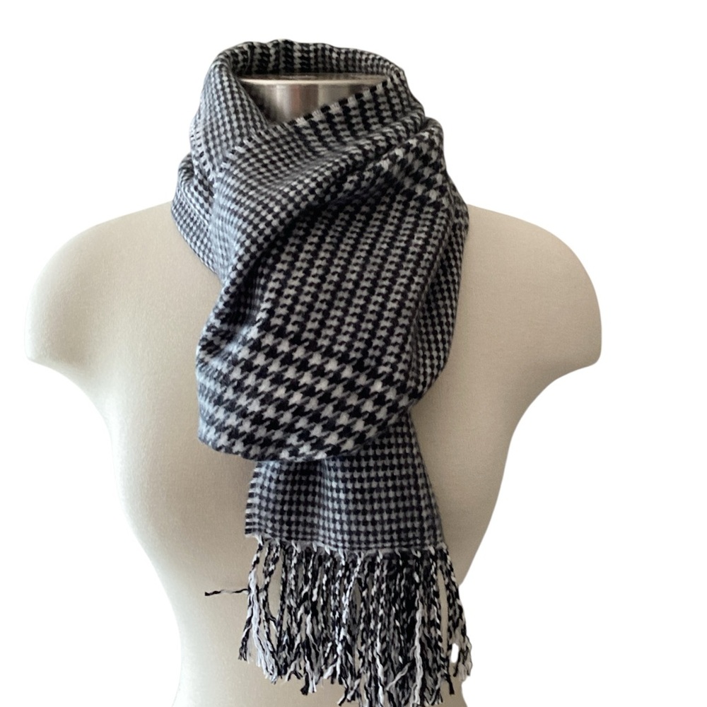 Classic Black and White Houndstooth Scarf